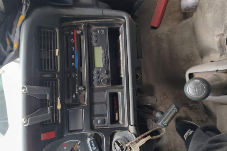 Used Jinbei Hiace 2014 2.0L 5th Generation Kuaiyunwang Business Version 4G21B
