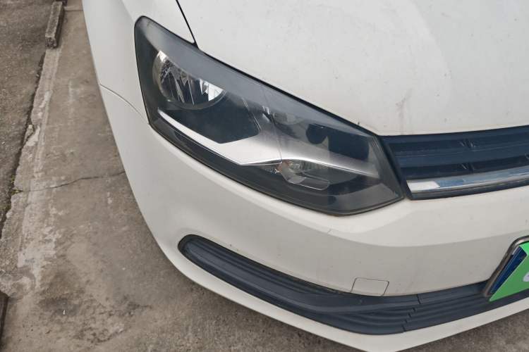 Used Volkswagen Polo 2016 1.4L Automatic Trendy Model Right Front Headlight