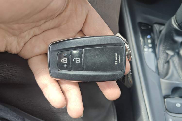 Used Toyota IZOA 2021 2.0L Enjoy Edition Vehicle Key