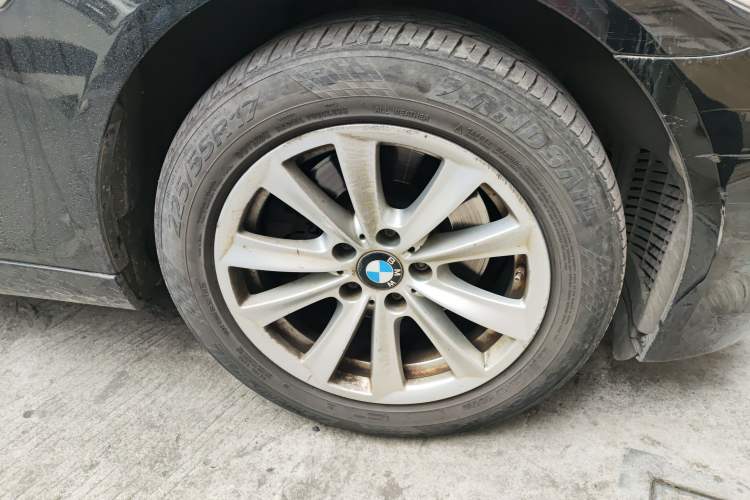 Used BMW 5 Series 2012 520Li Elegant Edition Right Front Wheel Hub