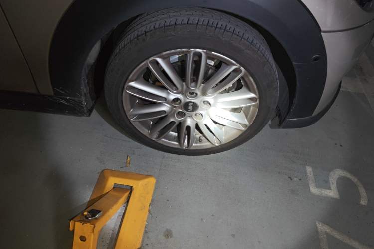 Used MINI 2022 1.5T COOPER CABRIO Classic Edition Right Front Wheel Hub