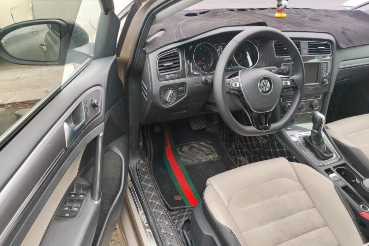 Used Volkswagen Golf 2017 230TSI Automatic Luxury Million-Vehicle Commemorative Edition