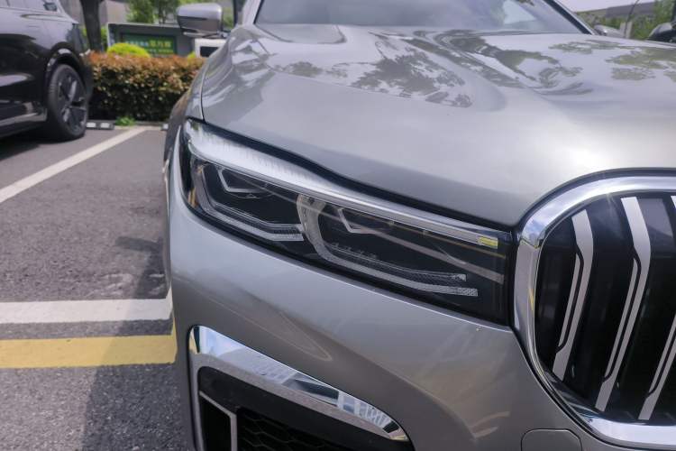 Used BMW 7 Series 2019 740Li Leading Model M Sport Package Right Front Headlight