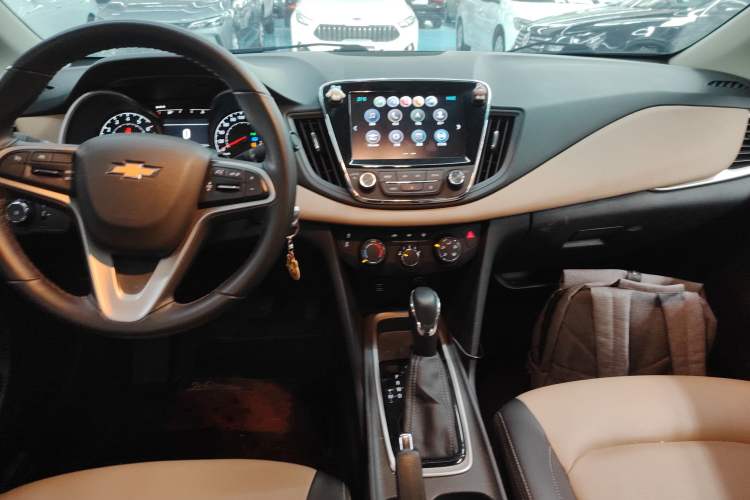 Used Chevrolet Monza 2020 320 Automatic Enjoyment Edition Gear Lever