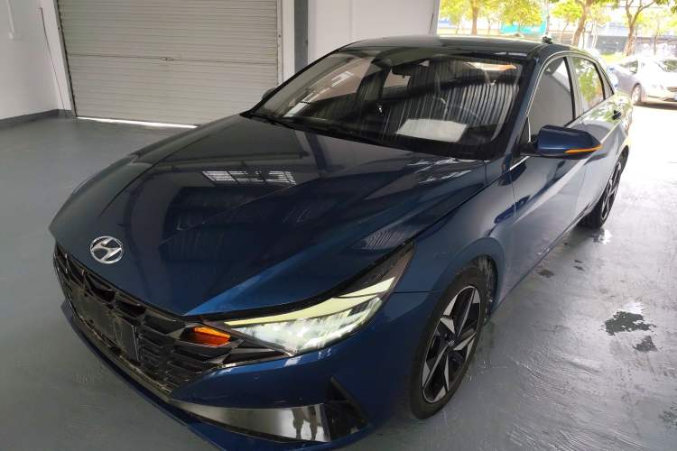 Used Hyundai Elantra 2021 1.5L CVT LUX Prestige Edition