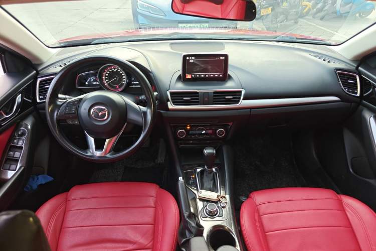 Used Mazda 3 Axela 2016 Sedan 1.5L Automatic Luxury Model