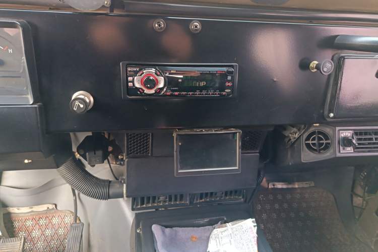 Used BAW 212 Classic 2016 2.0L Triangular Door Four-Wheel Drive Luxury Version China V
