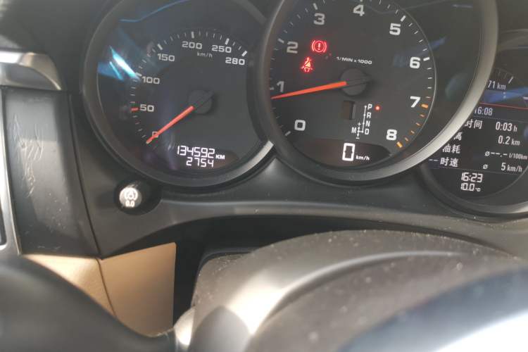 Used Porsche Macan 2017 Macan 2.0T Odometer Close Up