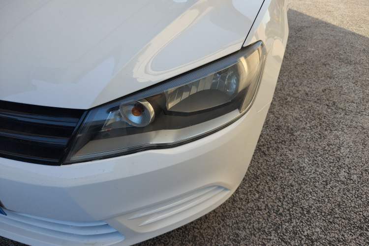 Used Volkswagen Jetta 2015 Zhuihui Edition 1.4L Manual Fashion Model
