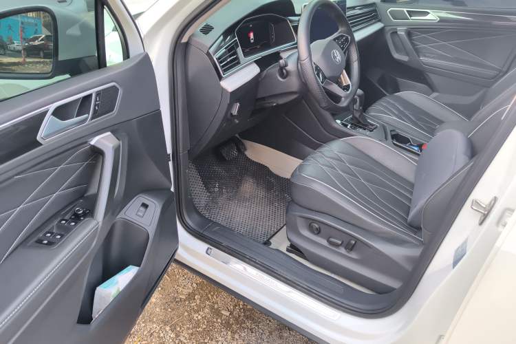 Used Volkswagen Tiguan L 2023 300TSI Automatic Two-Wheel Drive Smart Edition Driver Seat