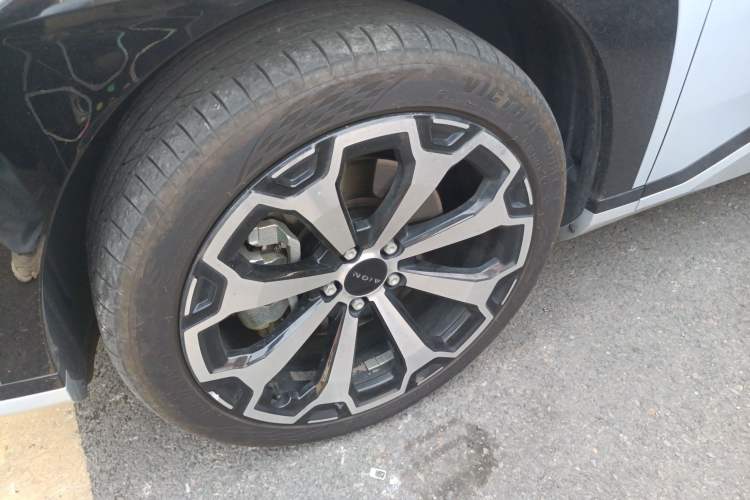 Used AION V 2024 Aion Tyrannosaurus 650 Smart Luxury Edition