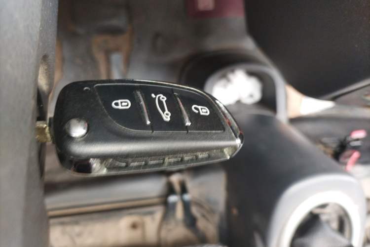 Used BAIC Weiwang 306 2013 1.2L Value Edition Comfort Type 7 Seats A12 China IV Emission Standard Vehicle Key