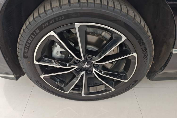 Used VOYAH PASSION 2024 PHEV Four-Wheel Drive Ultra-Long Range Flagship Model Exterior 4