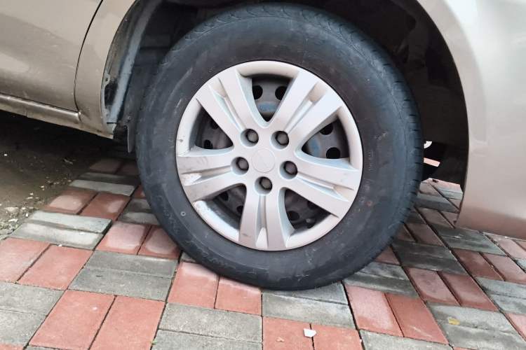 Used FORTHING Lingzhi 2022 Revised Version Workhorse Edition M5L 2.0L Base Model 7 Seats