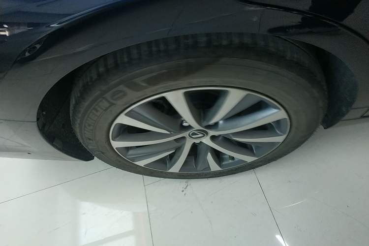 Used Lexus ES 2020 260 Excellence Edition
