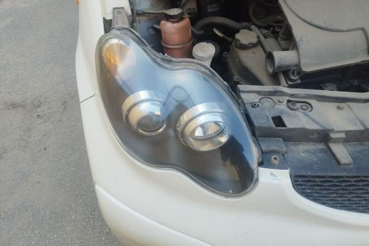 Used BYD F0 2013 1.0L AMT XuanKu Model Right Front Headlight