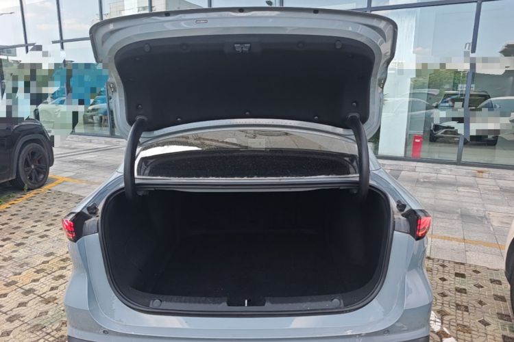 Used Geely Galaxy L6 2023 125km PLUS