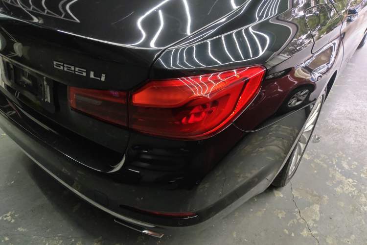 Used BMW 5 Series 2018 525Li Luxury Package
