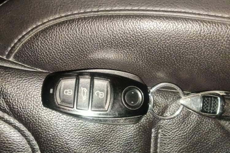 Used Volkswagen Touareg 2011 3.0 TDI Diesel Standard Version
