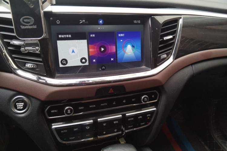 Used GAC Trumpchi GS8 2017 320T Two-Wheel Drive Luxury Smart Connectivity Version (7 Seats) Audio And AC Panel