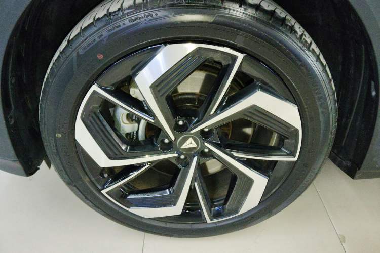 Used Deepal S07 2024 215Max Qiankun Intelligent Driving ADS SE Range-Extended Version
