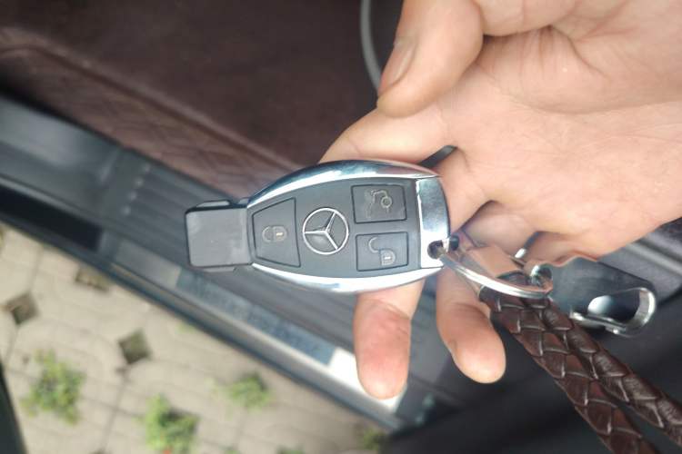 Used Mercedes-Benz R-Class 2017 R 320 4MATIC Business Edition Prestige Model