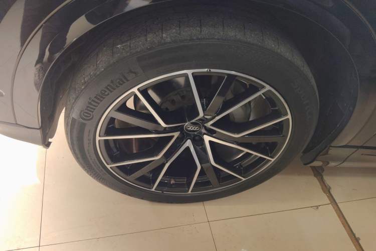 Used Audi Q8 2019 55 TFSI Luxury Dynamic Model