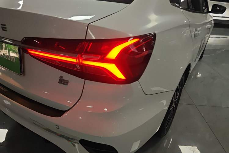 Used Roewe i5 2021 1.5L CVT Diamond Edition