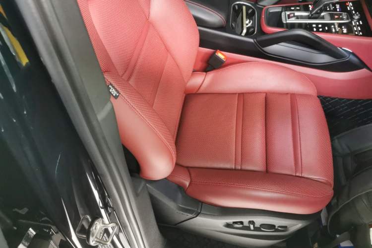 Used Porsche Cayenne 2023 Cayenne 3.0T Right Front Seat