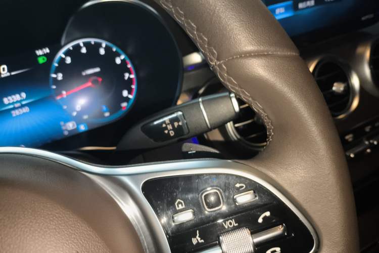 Used Mercedes-Benz GLC 2022 Refreshed GLC 300 L 4MATIC Dynamic Edition Gear Lever