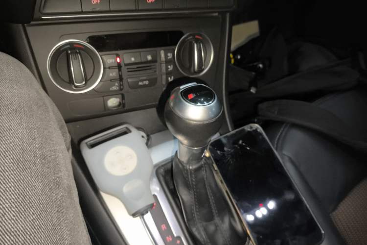 Used Audi Q3 2018 30th Anniversary Edition 30 TFSI Fashion Model Gear Lever