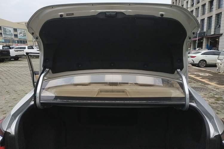 Used Toyota Corolla 2016 Dual-Engine 1.8L E-CVT Elite Edition
