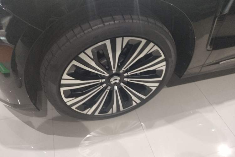 Used Nio ET9 2025 100kWh Signature Edition
