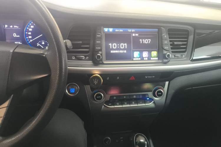 Used Hyundai Mistra 2017 1.6T Automatic Smart GLS China V Standard Audio And AC Panel