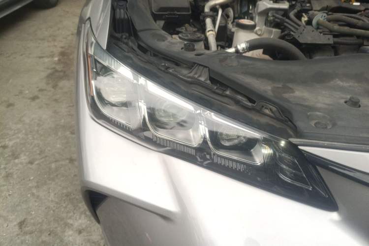 Used Toyota Avalon 2019 Dual-Engine 2.5L Luxury Edition China VI Standard