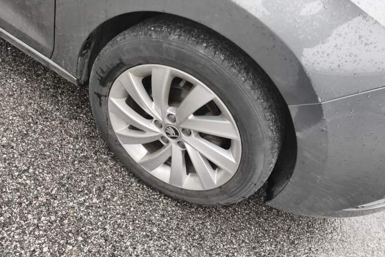 Used Skoda Rapid 2018 1.6L Automatic Comfort Edition
