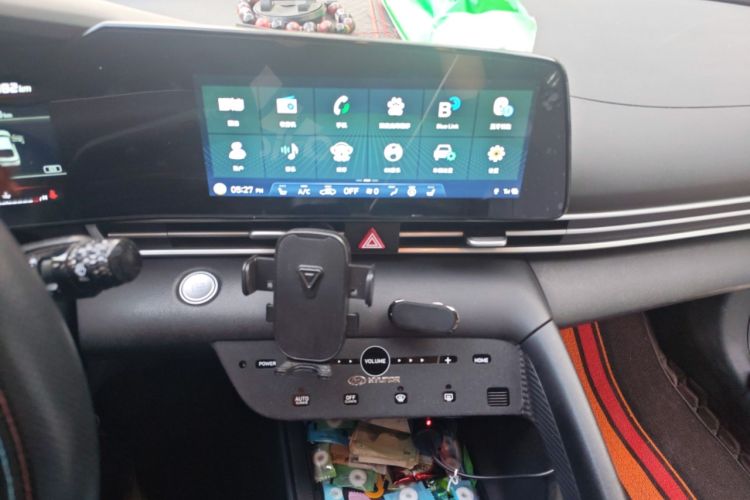 Used Hyundai Elantra 2022 1.5L CVT LUX Prestige Edition Audio And AC Panel