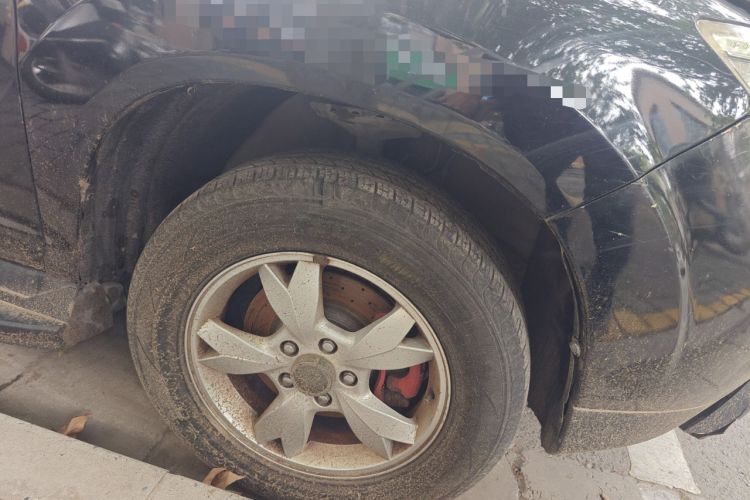 Used BYD S6 2014 2.0L Manual Luxury 5-Seater Right Front Wheel Hub