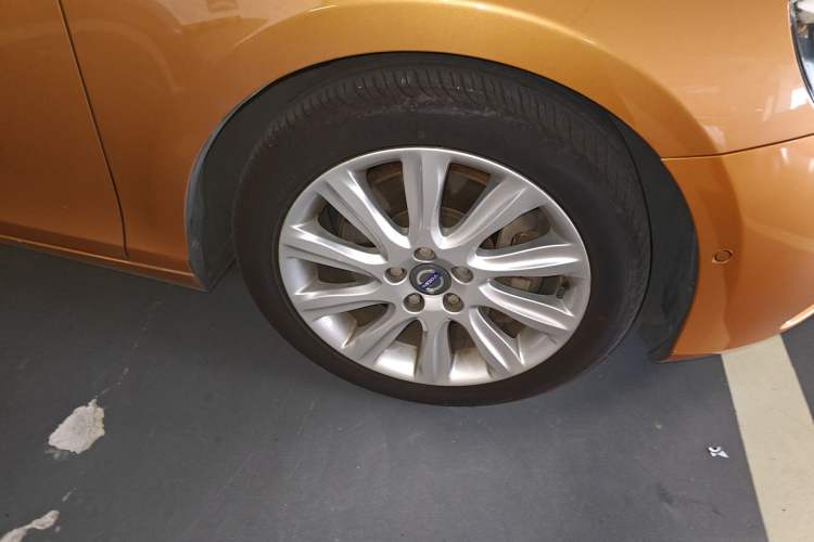 Used Volvo V40 2014 2.0T Zhiya Edition
