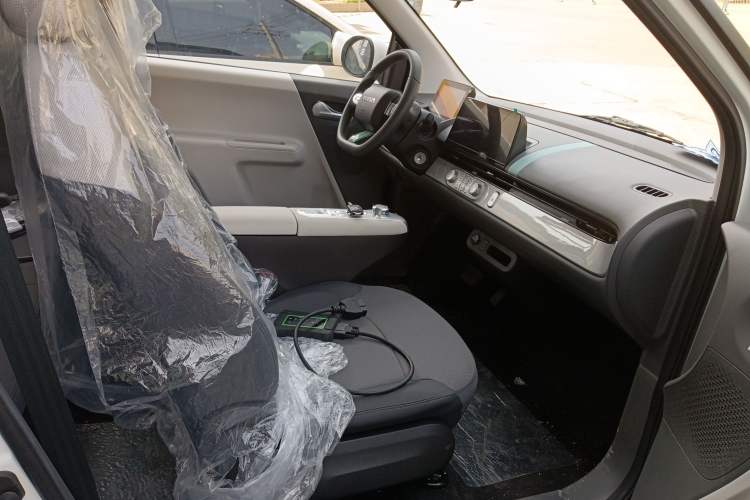 Used CHANGAN NEVO Lumin 2025 205 km Xiangqin Version
