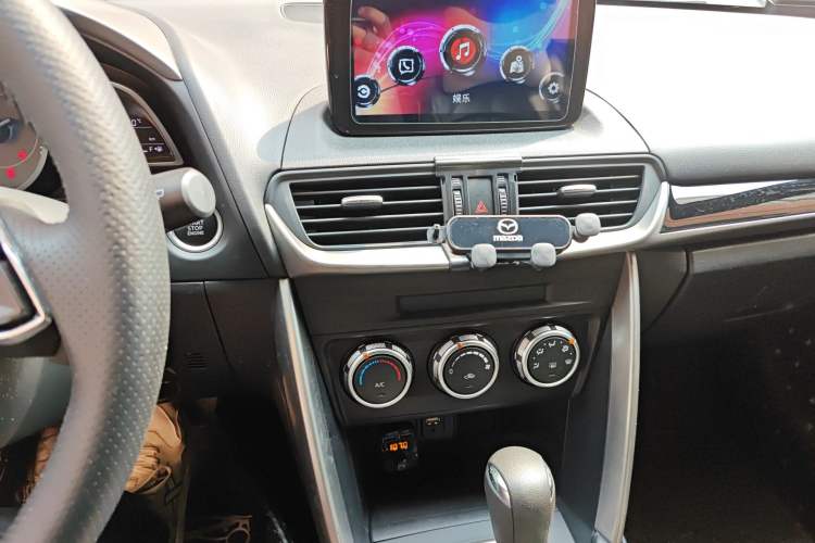 Used Mazda CX-4 2018 2.0L Automatic Two-Wheel Drive Blue Sky Dynamic Version China VI Standard Audio And AC Panel