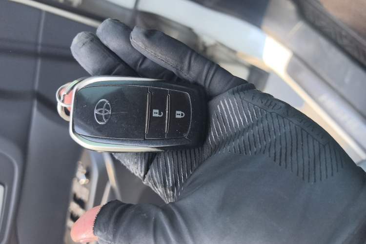 Used Toyota Highlander 2018 2.0T Four-Wheel Drive Luxury Edition 7 Seats China V Emission Standard
