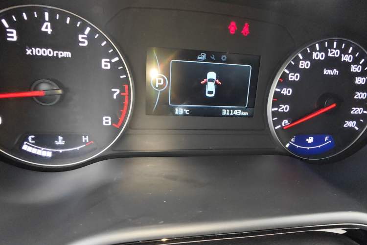 Used Kia K4 2014 1.8L Automatic GLS Odometer Close Up