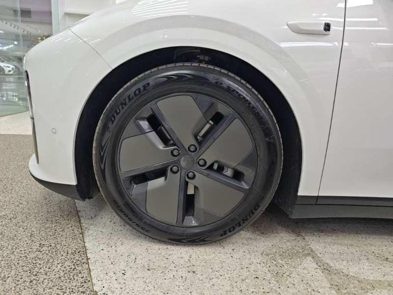 Used Li Auto i6 2025 Model Two-Wheel-Drive Standard Type — 22