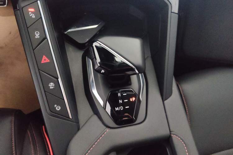 Used Lynk & Co 06 2021 1.5T Shero Pink Special Edition
