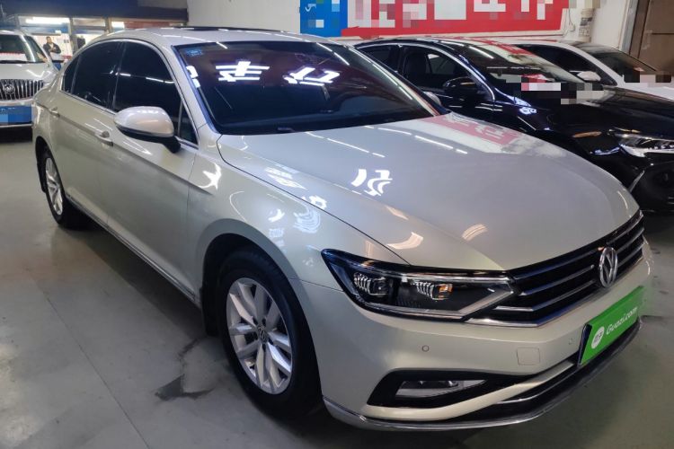 Used Volkswagen Magotan 2020 280TSI DSG Comfort Edition Front Right 45 Deg