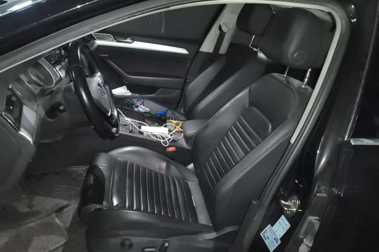 Used Volkswagen Magotan 2018 330TSI DSG Advanced Model Left Front Seat