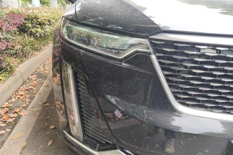 Used Cadillac XT6 2022 2.0T Six-Seater Four-Wheel Drive Luxury Version Right Front Headlight