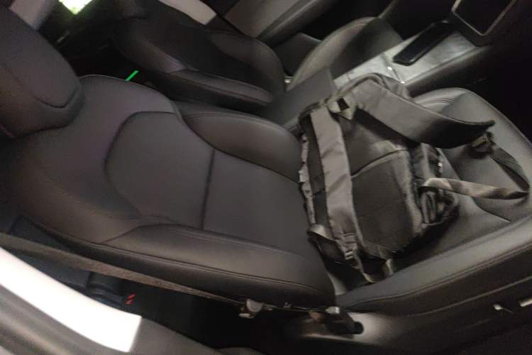 Used Tesla Model Y 2025 Rear-Wheel-Drive Version