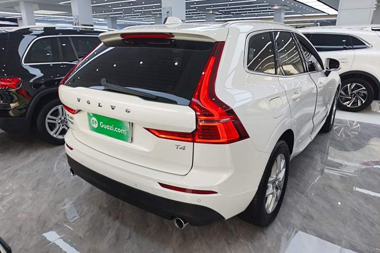 Used Volvo XC60 2018 T4 Zhiyi Edition Rear Right 45 Deg